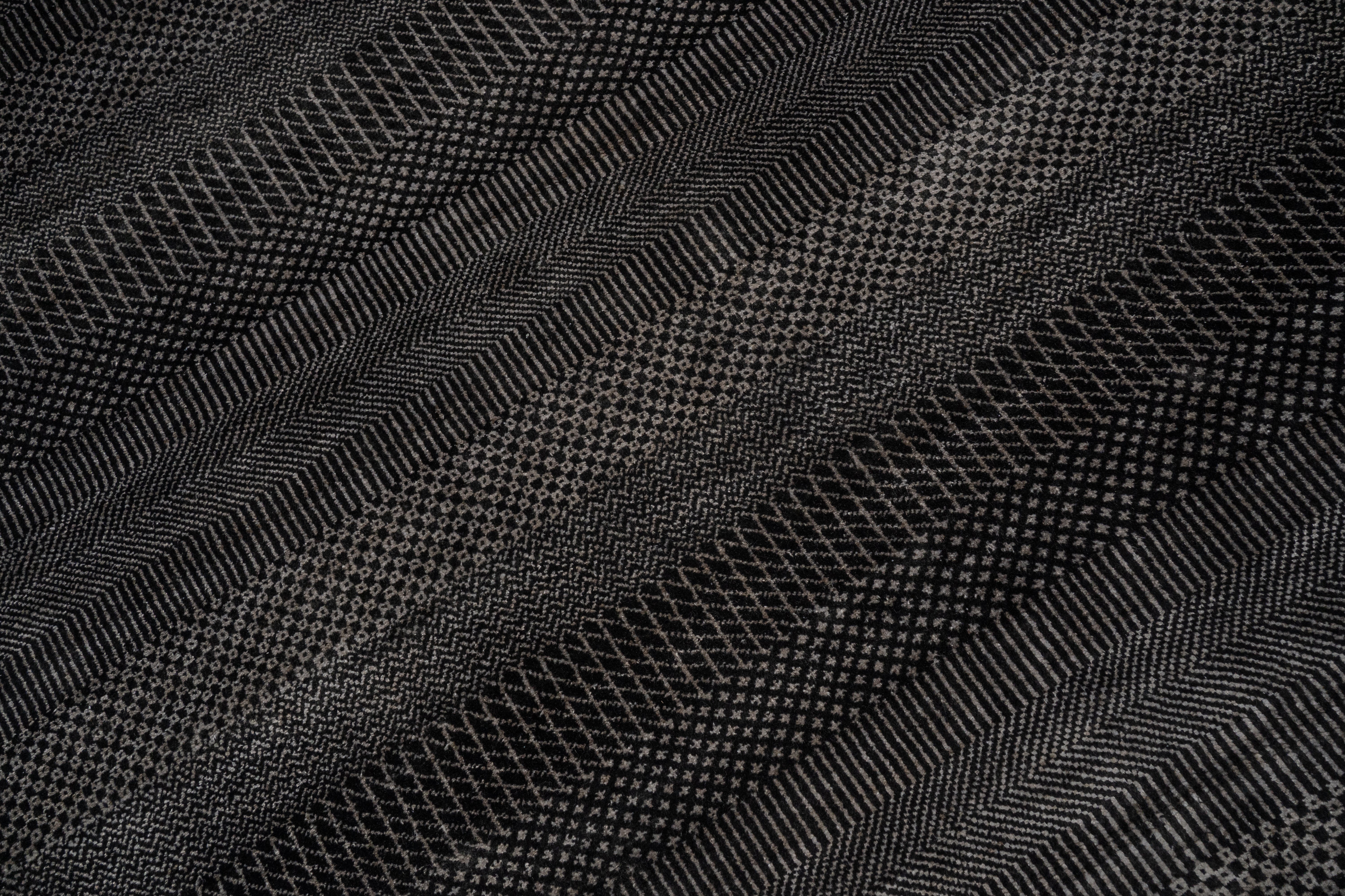 Handknotted Carpet, DIA- 1050 MCN, Black & Silver